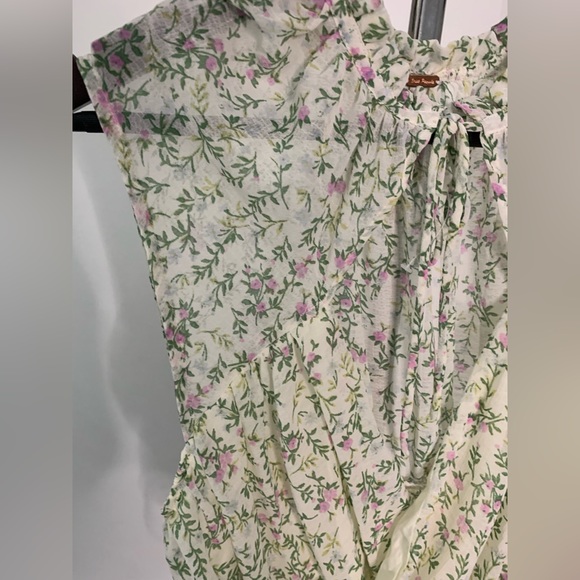Free People Ma Cherie Floral Plunge Wrap Top Tie Neck Size: M - Picture 9 of 9